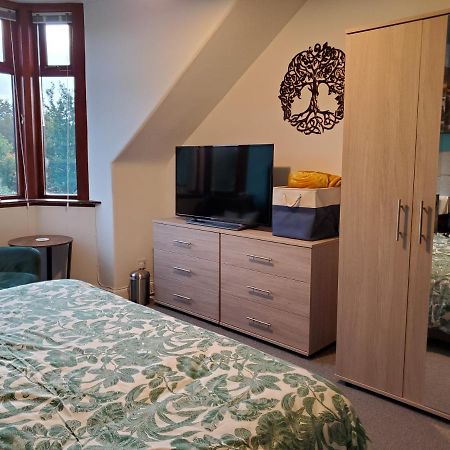 Carvetii - Mayhaven House - Tranquil Cul-De-Sac - 2 Bedrooms, Sleeps 4 Guests Dunfermline Exterior foto