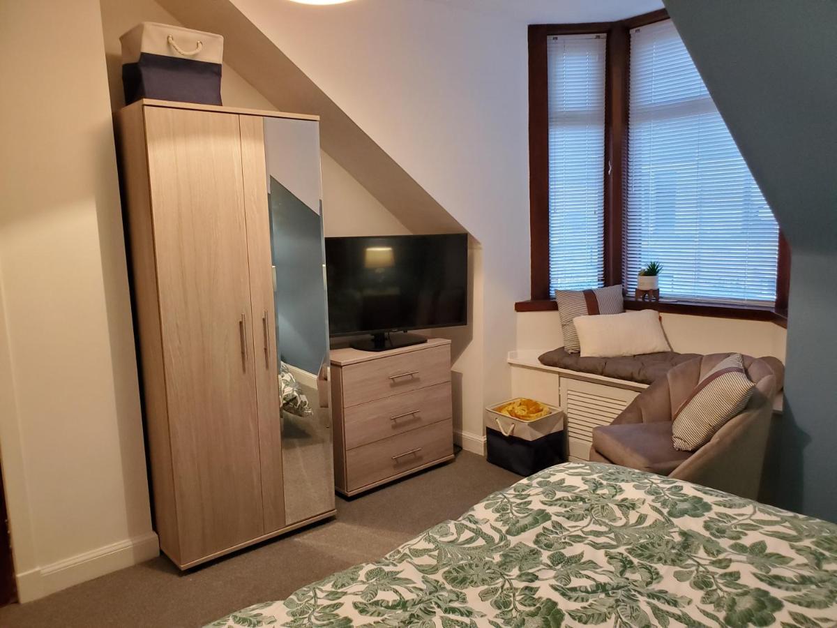 Carvetii - Mayhaven House - Tranquil Cul-De-Sac - 2 Bedrooms, Sleeps 4 Guests Dunfermline Exterior foto
