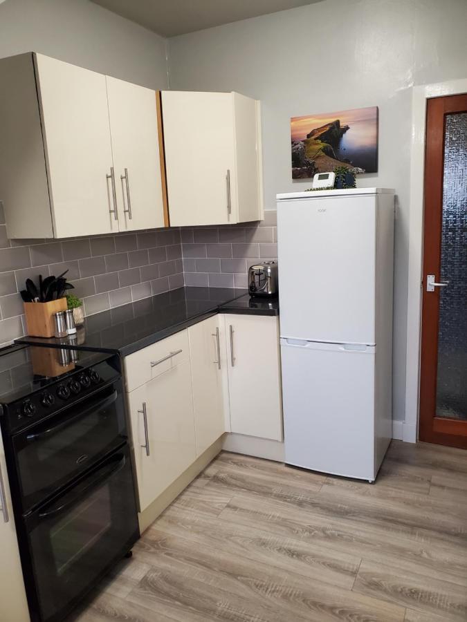 Carvetii - Mayhaven House - Tranquil Cul-De-Sac - 2 Bedrooms, Sleeps 4 Guests Dunfermline Exterior foto