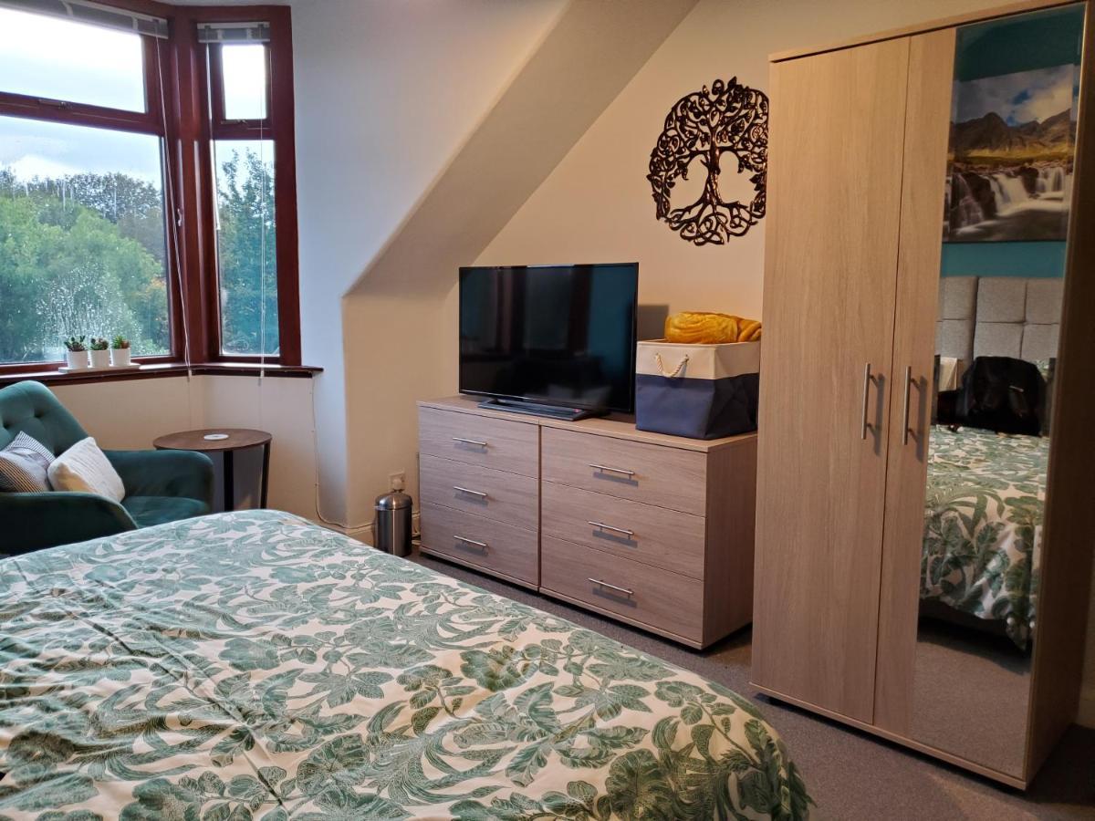 Carvetii - Mayhaven House - Tranquil Cul-De-Sac - 2 Bedrooms, Sleeps 4 Guests Dunfermline Exterior foto
