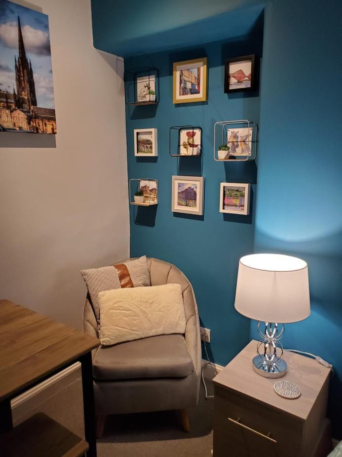 Carvetii - Mayhaven House - Tranquil Cul-De-Sac - 2 Bedrooms, Sleeps 4 Guests Dunfermline Exterior foto